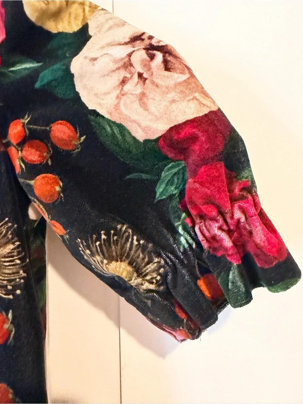 Dolce & Gabbana Black Velvet Floral Dress with Multicolor Rose Motif Size 7/8